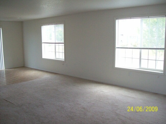 Building Photo - 2257 SW Barber Ln