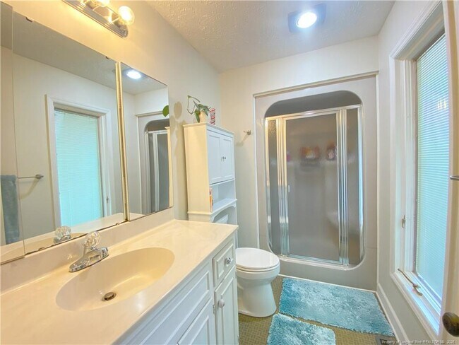 Building Photo - 3299 Liverpool Dr