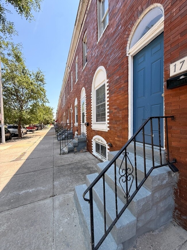 Building Photo - 1737 Wilkens Ave