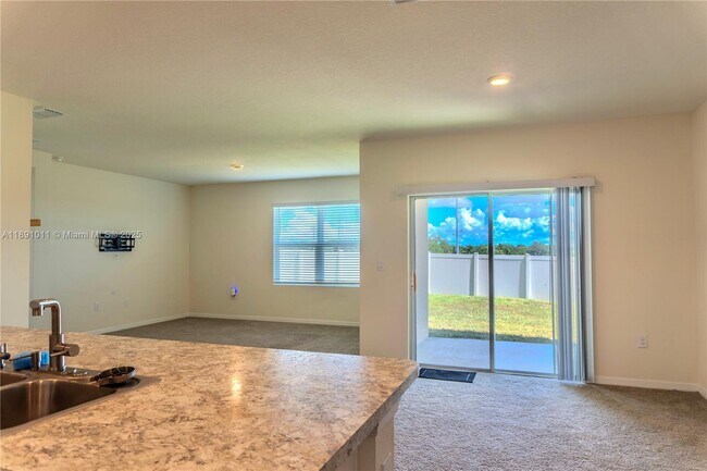 Building Photo - 2025 Doe Run Dr