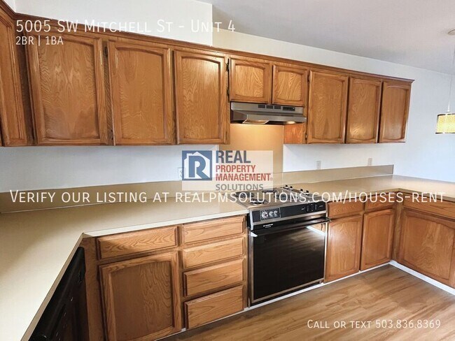 Building Photo - 5005 SW Mitchell St