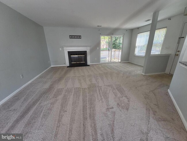 Primary Photo - 203 Fernwood Pl