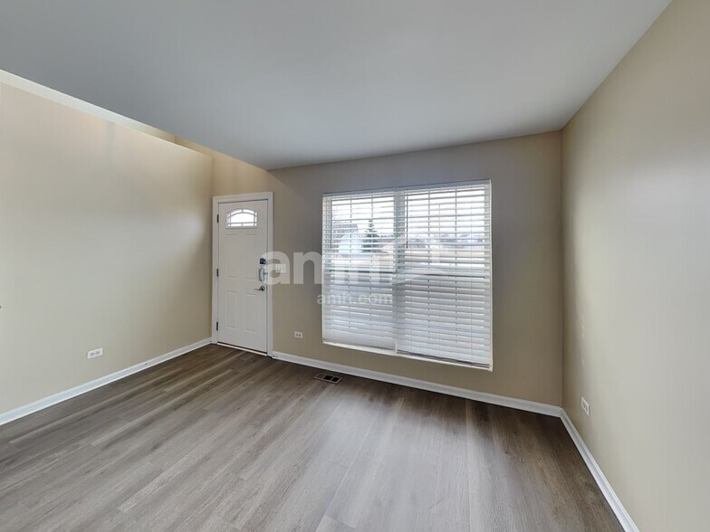 Building Photo - 3103 Meadowsedge Ln