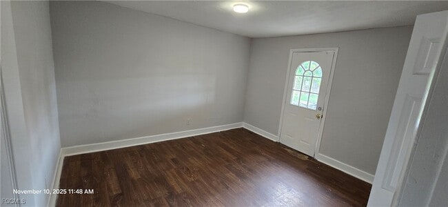 Building Photo - 12104 Suncrest Ln