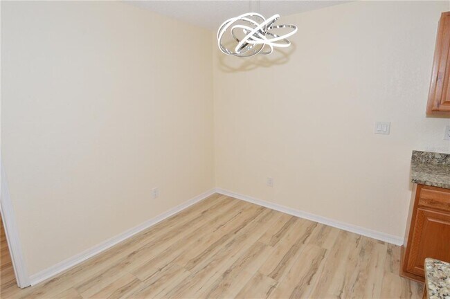 Building Photo - 10265 Gandy Blvd N