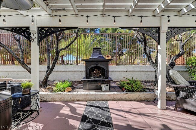 Building Photo - 1405 Sunblush Ln