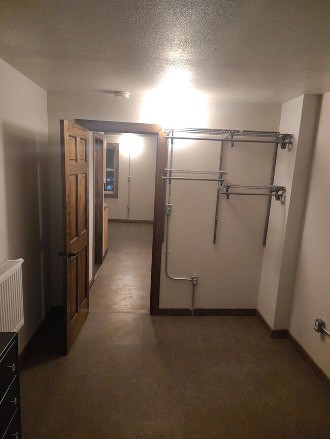 Building Photo - 507 6th Ave