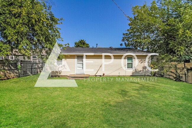 Building Photo - 704 Tiffin Ave