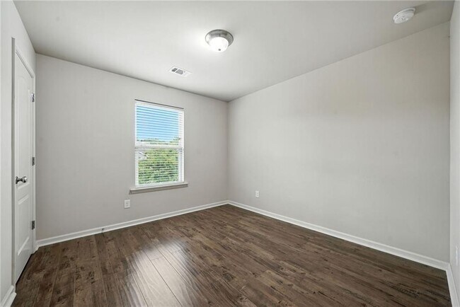 Building Photo - 2408 Chancery Mill Ln