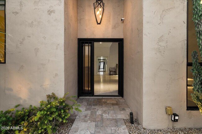 Building Photo - 7922 E Crestwood Way