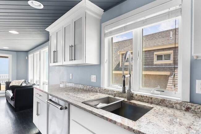 Building Photo - 161 Turner Rd