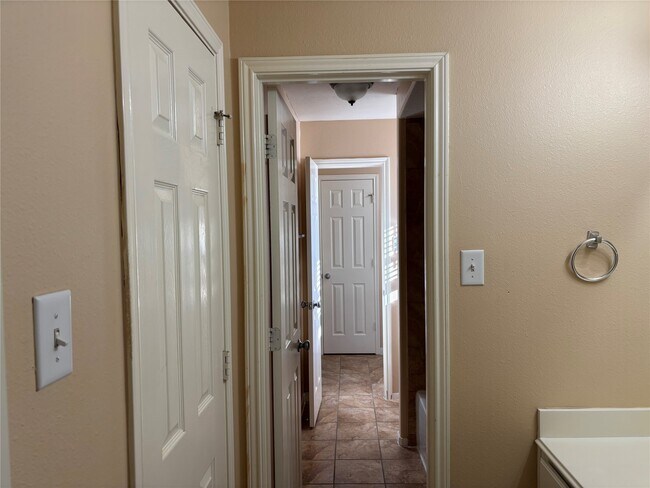 Building Photo - 20903 Shady Isle Ct