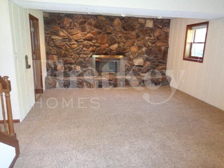 Building Photo - 28577 W High Rd