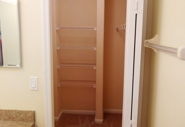 Building Photo - Beautiful Lake Mary 4 Bedroom home in Gate...