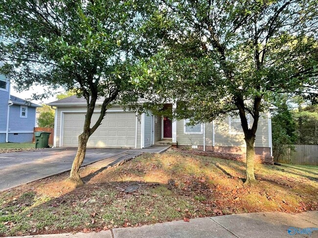 Building Photo - 105 Sugarwood Ct