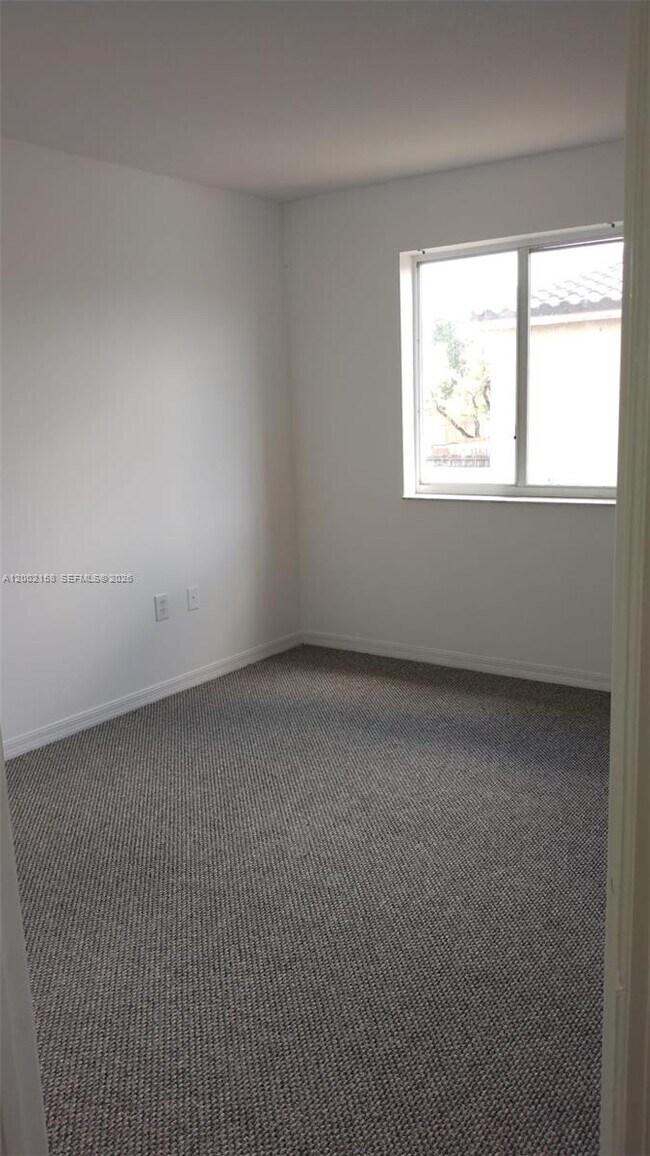 Building Photo - 8382 SW 152nd Ave Cir