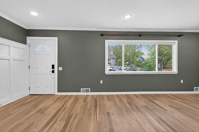 Building Photo - Beautiful 1930's 2bd/2ba Bungalow in Boise's Historic North End