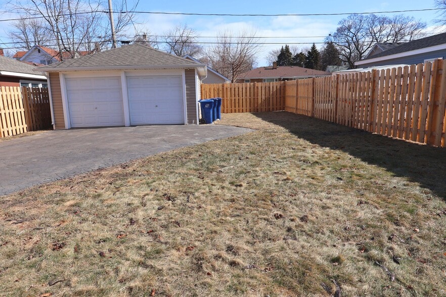 Building Photo - 1617 Jackson St