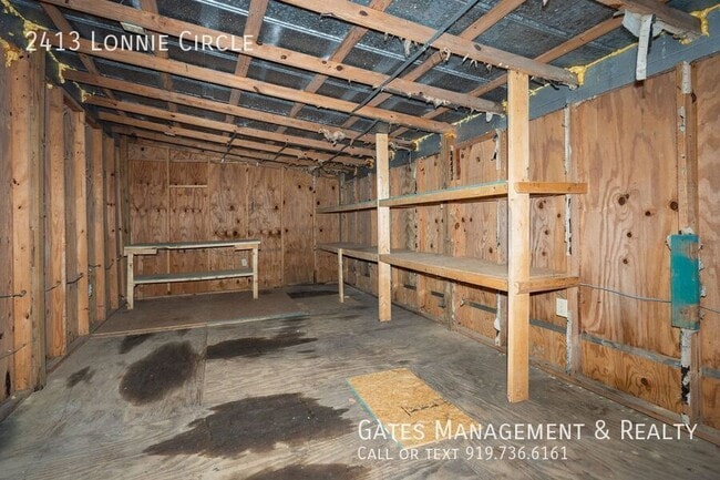 Building Photo - 2413 Lonnie Cir S
