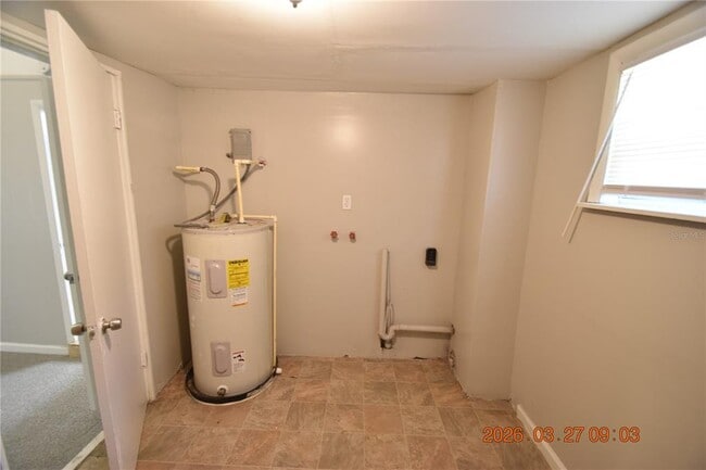 Building Photo - 10110 Alambra Ave