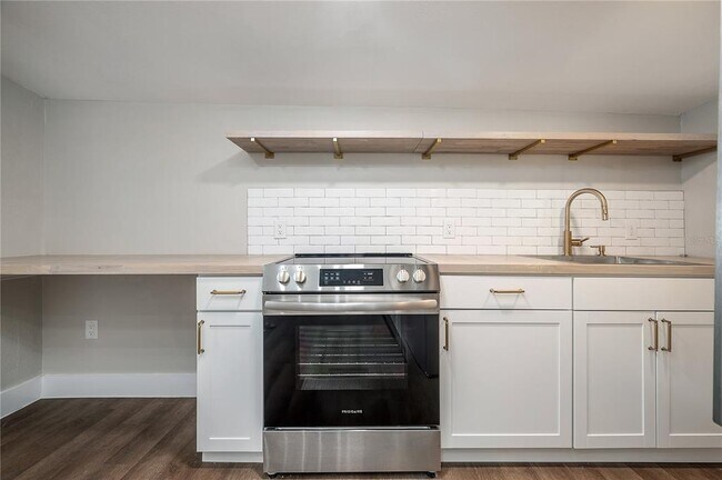 Building Photo - 236 W North St