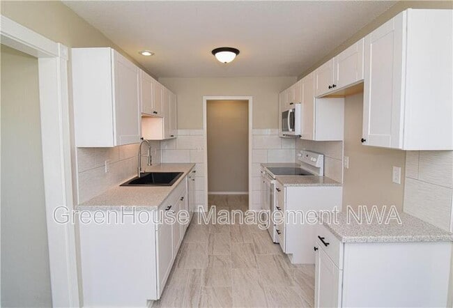 Building Photo - 117 E Veterans Pkwy