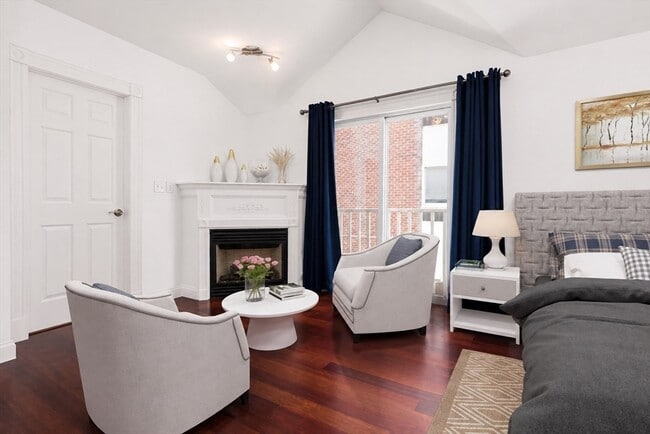 Building Photo - 46 Craigie St