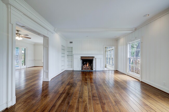 Building Photo - 3020 San Felipe St