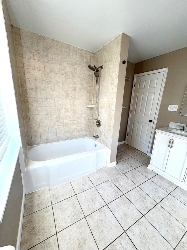 Building Photo - 102 N Baltimore St