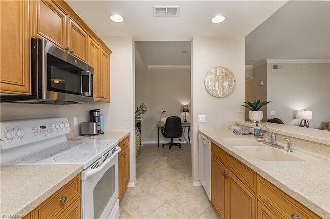 Building Photo - 8470 Kingbird Loop