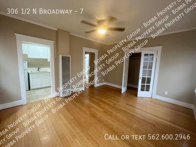 Building Photo - 306 1/2 N Broadway-7