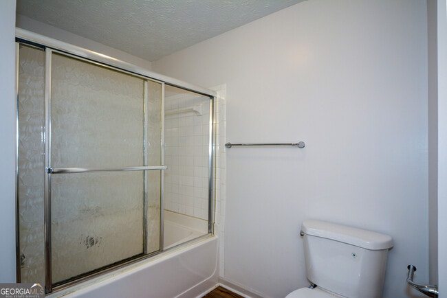 Building Photo - 5460 Hampton Ct