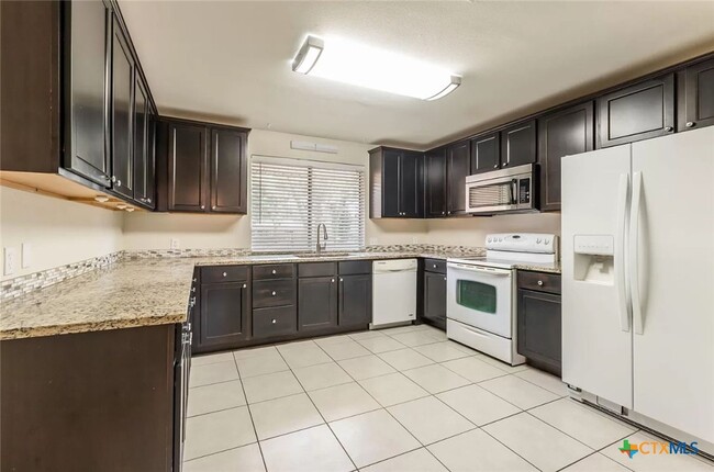 Building Photo - 4506 Walnut Rd