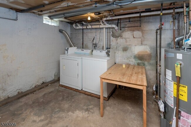 Building Photo - 207 N Fullerton Ave