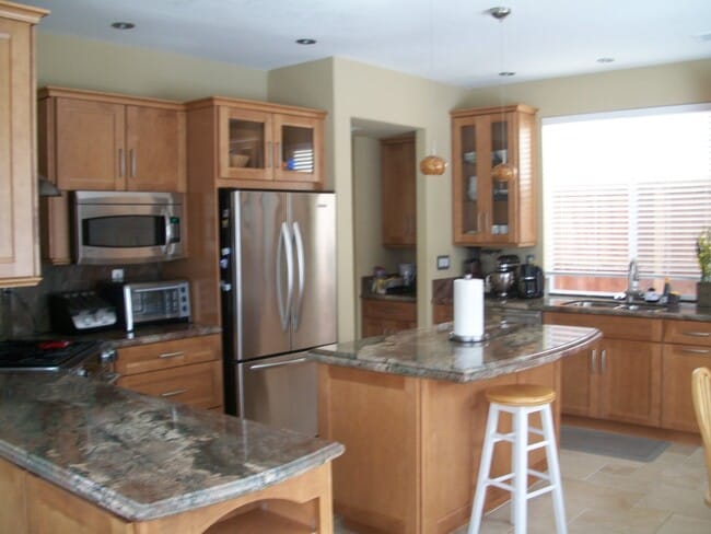 Building Photo - "Limited Time Move-in Special" to the pros...