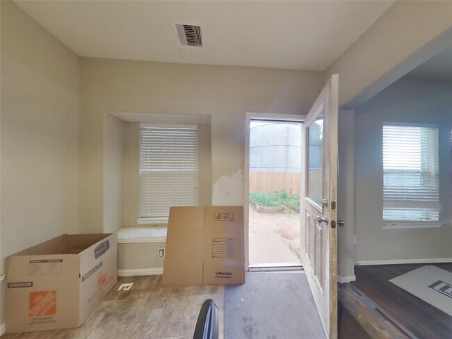 Building Photo - 28906 Hidden Cove Dr