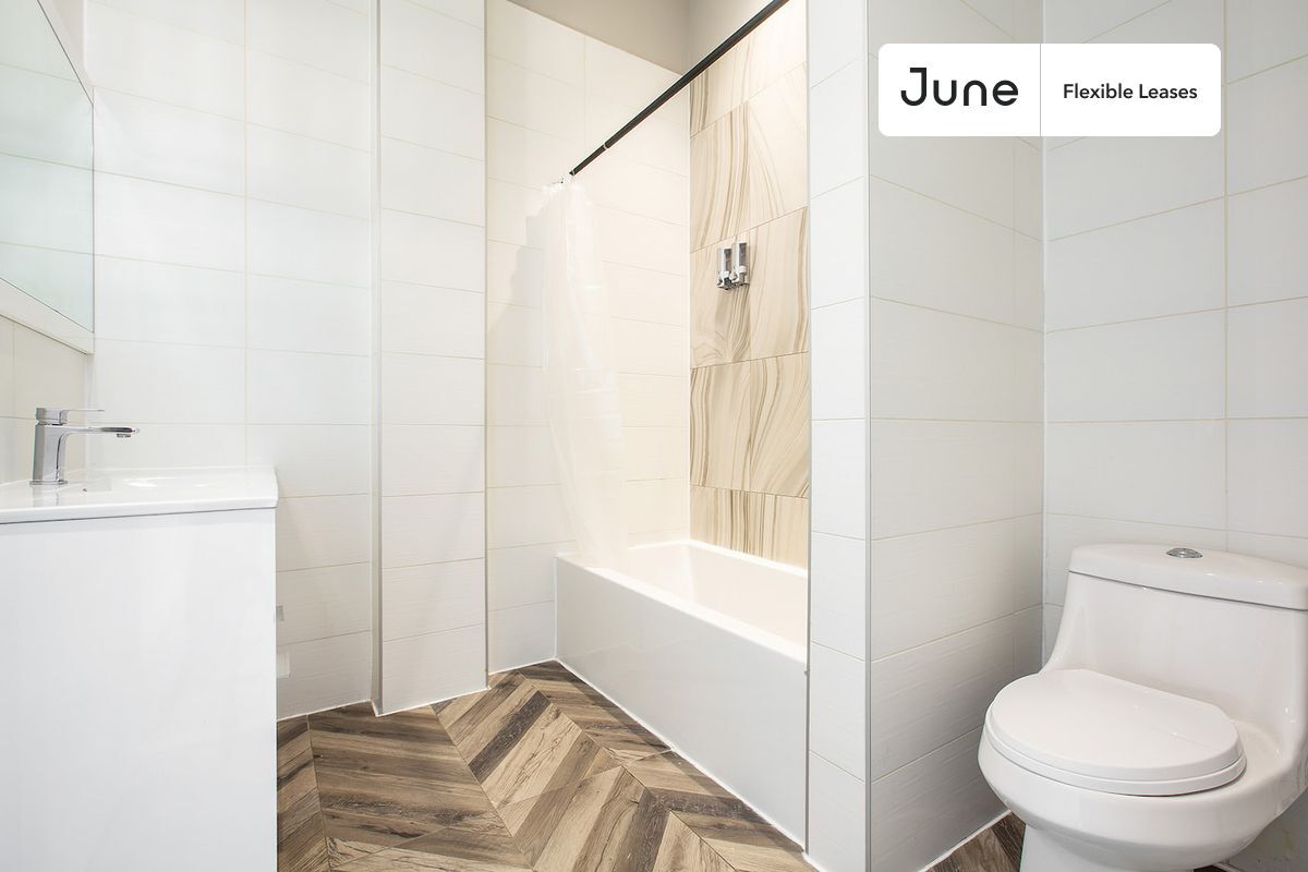 Building Photo - Prime Private ROOM in Williamsburg