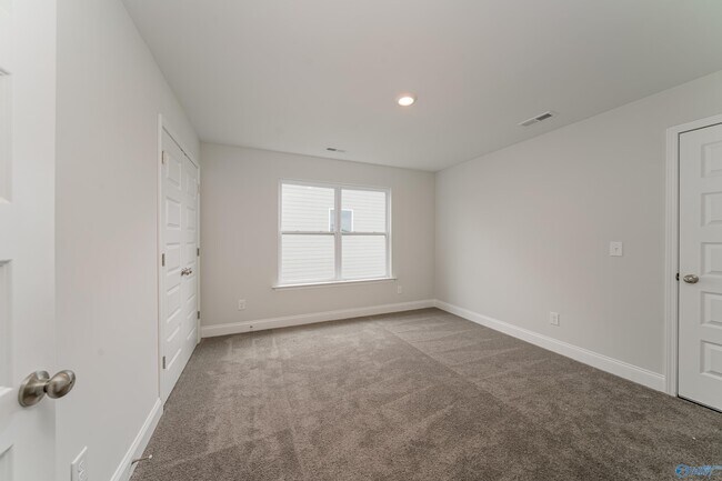 Building Photo - 408 Summit Lakes Dr