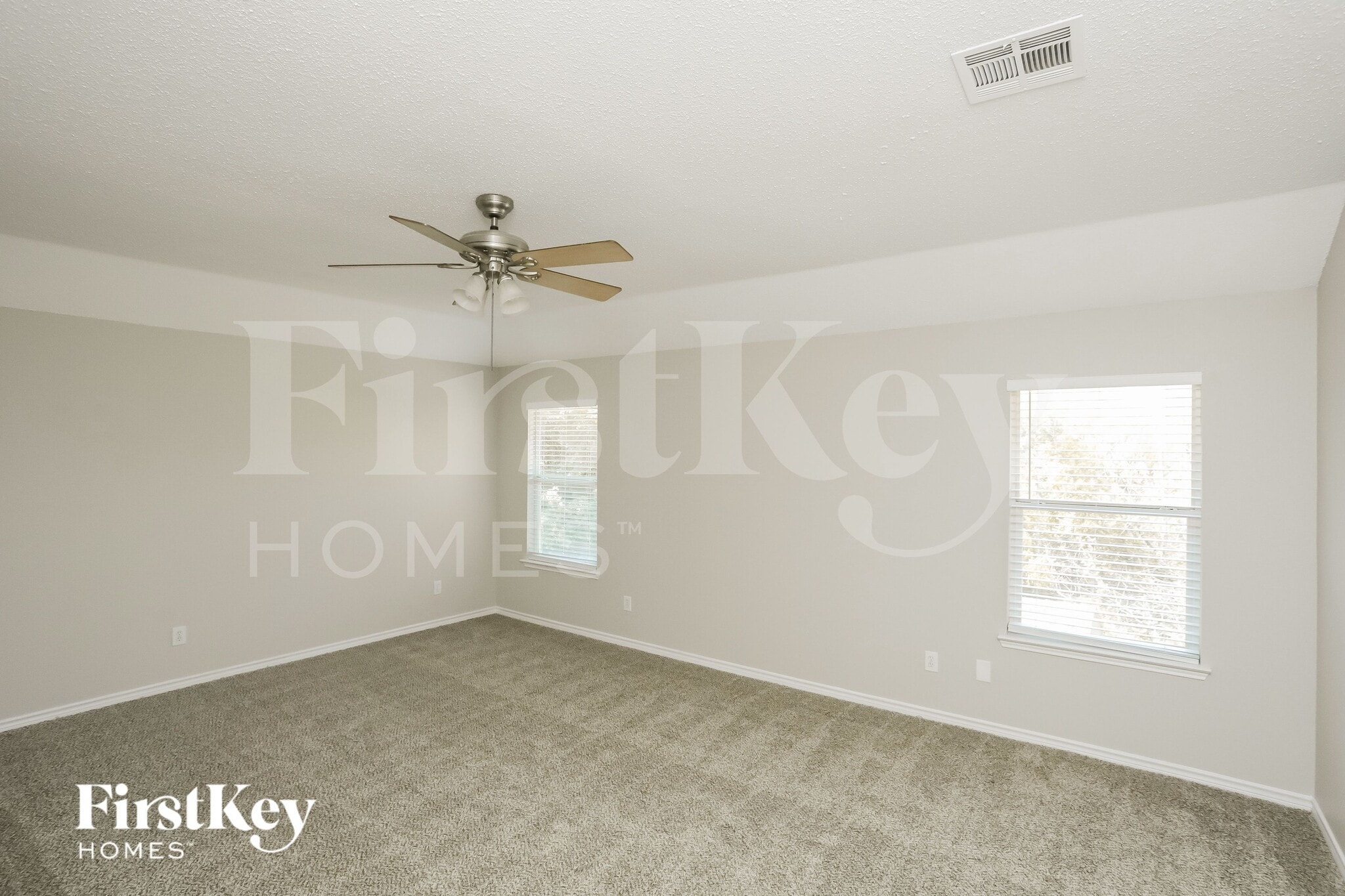 Building Photo - 2137 San Simeon Dr