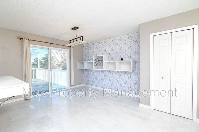 Building Photo - 5305 NW 91st Ct