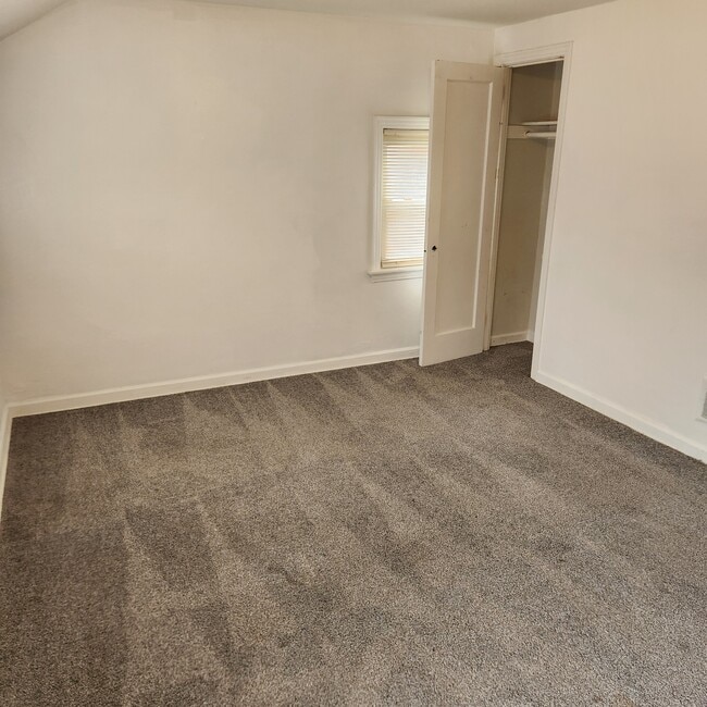 Building Photo - 1144 Shadycrest Dr