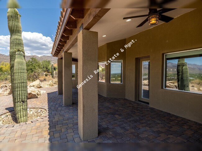 Building Photo - "Spacious Tucson Retreat with Granite Eleg...