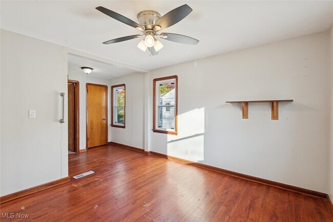 Building Photo - 5732 E 141st St