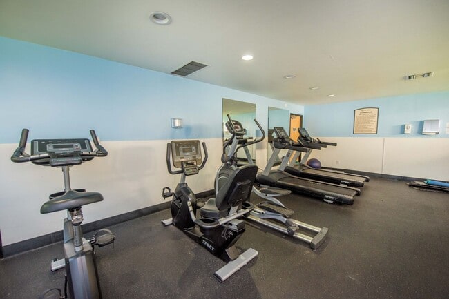 Building Photo - Remodeled Seal Beach Condo