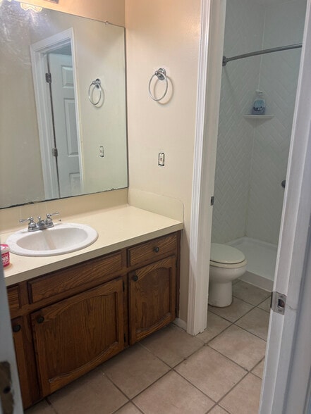 Building Photo - 5213 Berryville Ct