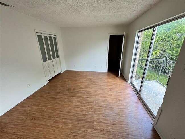 Building Photo - 1085 Linde Ave