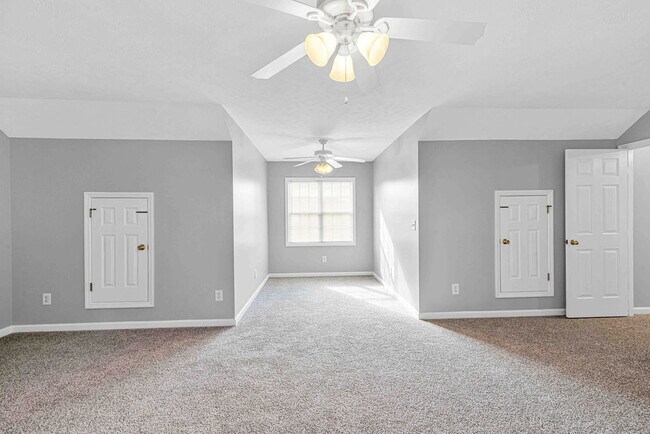 Building Photo - 302 Altavista Loop