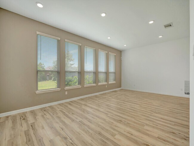 Building Photo - 10630 Cabot Trl