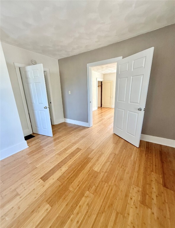 Building Photo - 115 S Lawn Ave