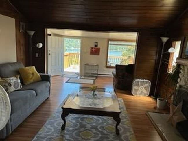 Building Photo - Water View Cabin in Iilahee - Fully Furnished